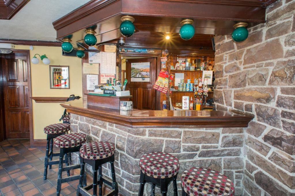 Larkin'S Pub, Restaurant, And B&B Milltown  Exterior photo